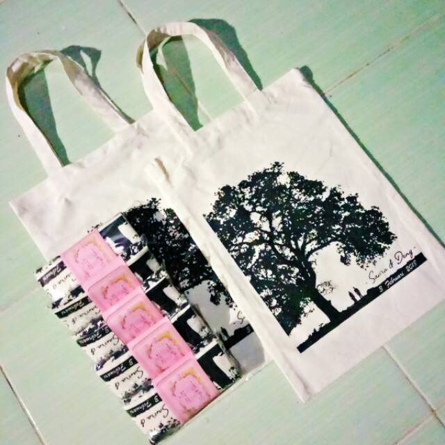 

Souvenir tas / souvenir pernikahan / tas blacu / tote bag / goodie bag uk 25*35