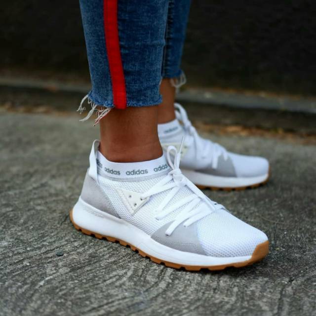 ADIDAS ORIGINAL CLOUDFOAM QUESA WHITE 