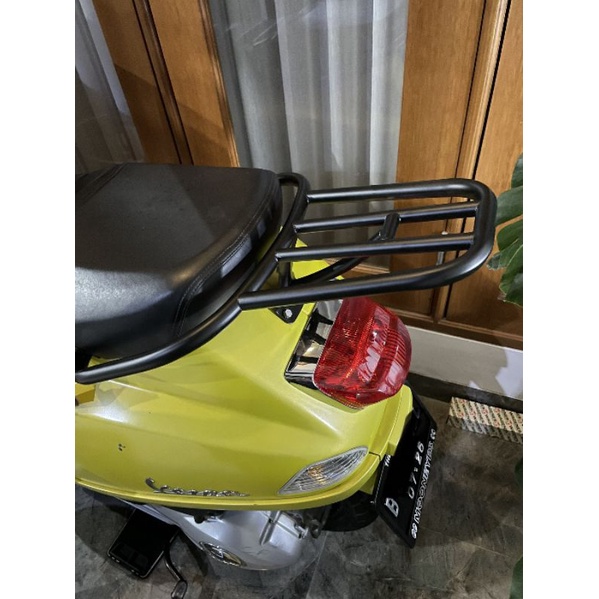 brakets box model givi aksesoris vespa S125/150