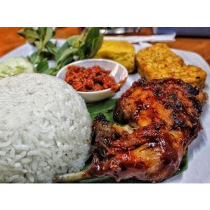 

Nasi box Ayam bakar