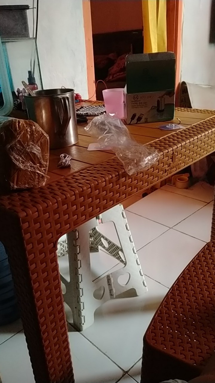 Meja Makan Rattan + 2 Kursi Olymplast ( Odt + 2 Kursi 208 )