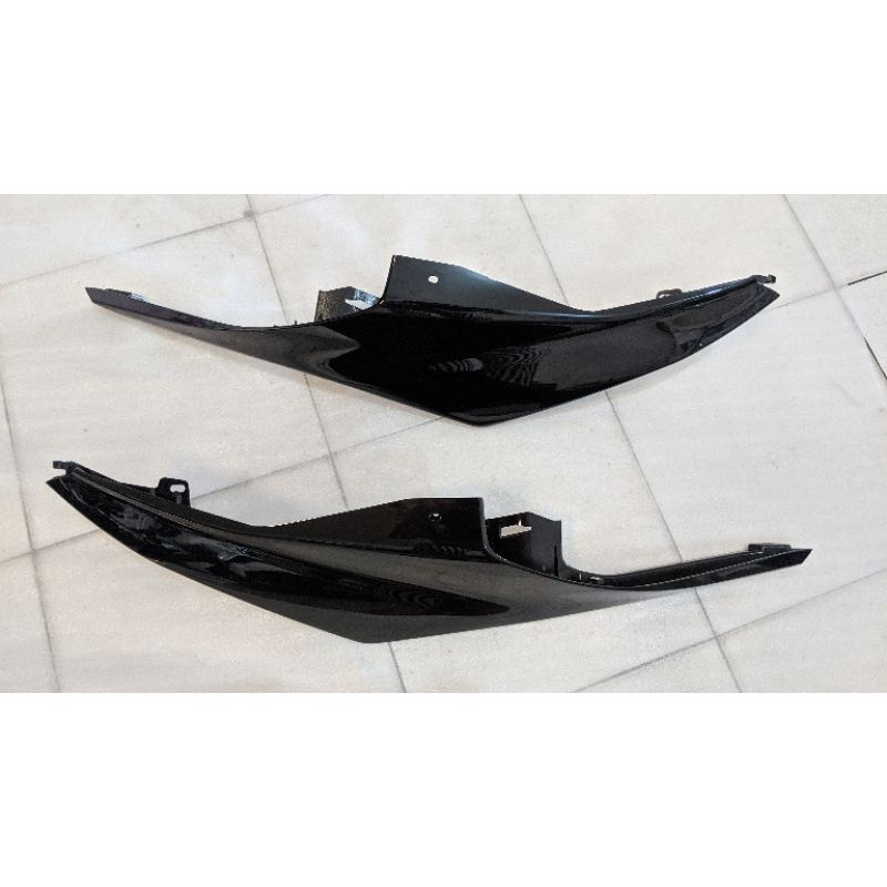 Cover body / body belakang R15 lama V2 HITAM Original YGP