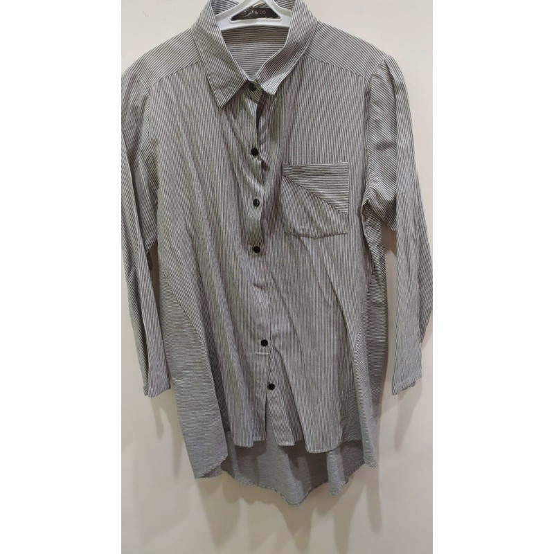 (PRELOVED) Kemeja Wanita Abu-Abu