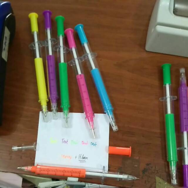 

Bolpen jarum suntik gel warna neon