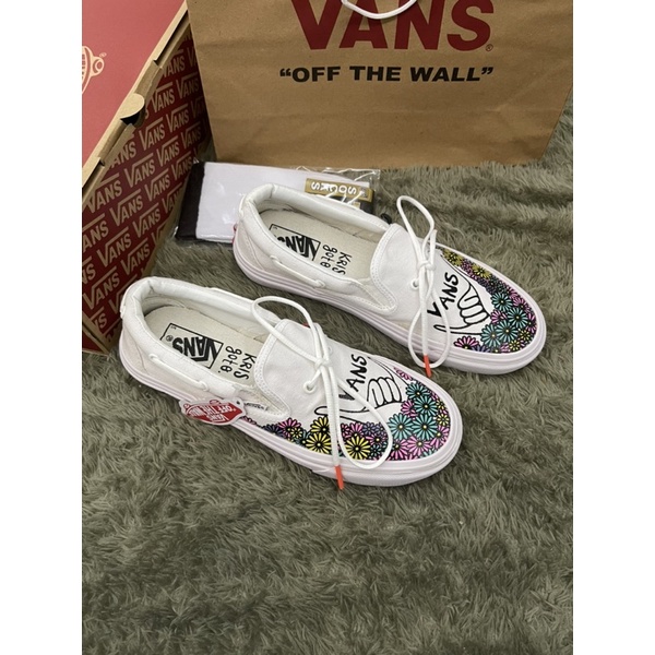 SEPATU SNEAKER SLIP ON WANITA KRIS GOTO BNIB WHITE KARAKTER BUNGA DT