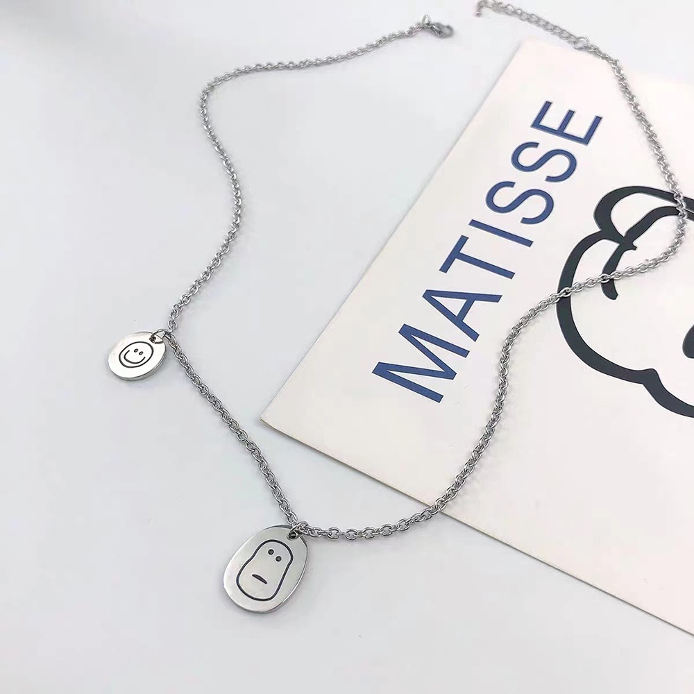 Kalung Rantai Liontin Kartun Smiley Bahan Titanium Untuk Pria Dan Wanita