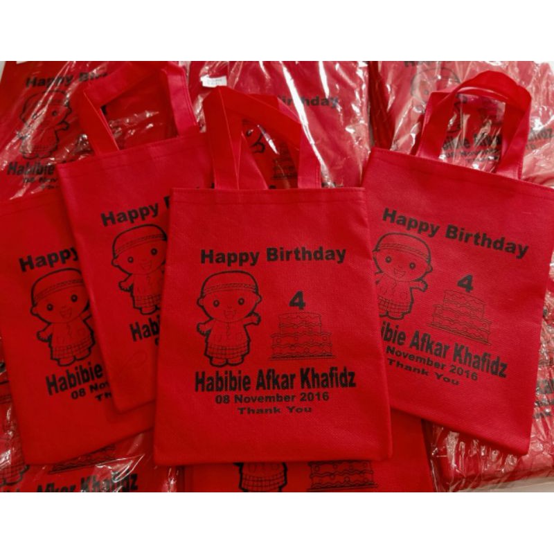 

TAS Ultah murah uk 20 x 25 cm SABLON CUSTOM ( FREE DESAIN min 50)