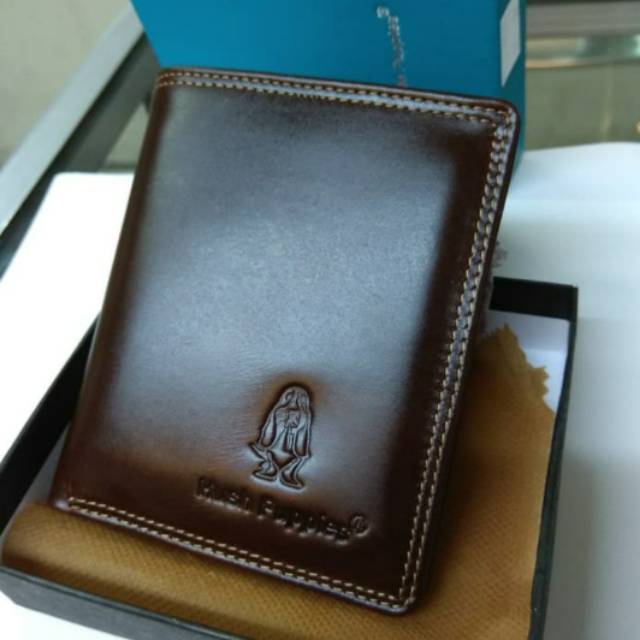 Dompet pria berdiri kulit