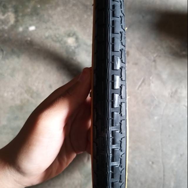 Ban luar sepeda ukuran 20 x 1.75 warna hitam kuning
