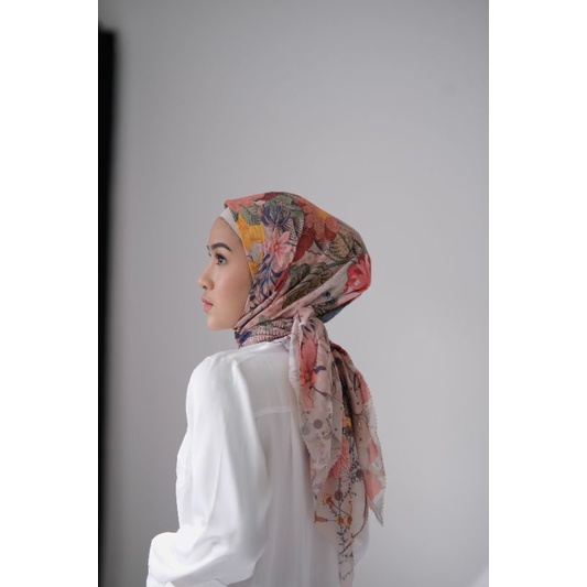 Blossom Scarf Gonegani