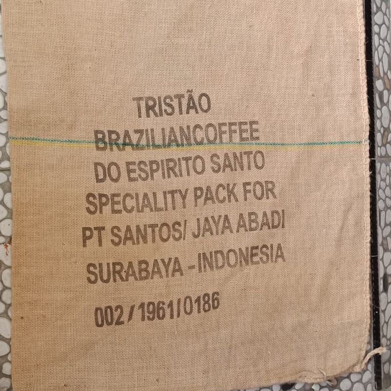 Karung goni bekas kopi