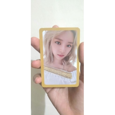 PHOTOCARD JEONGYEON MORE AND MORE YELLOW BORDER