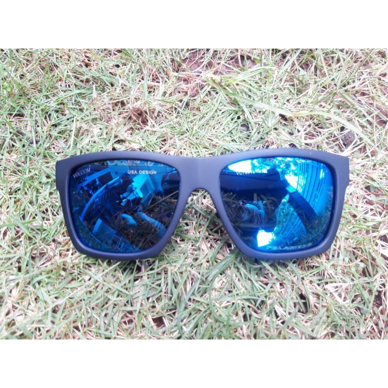 KACAMATA HITAM FASHION PRIA VOLCOM VC7991L POLARIZED