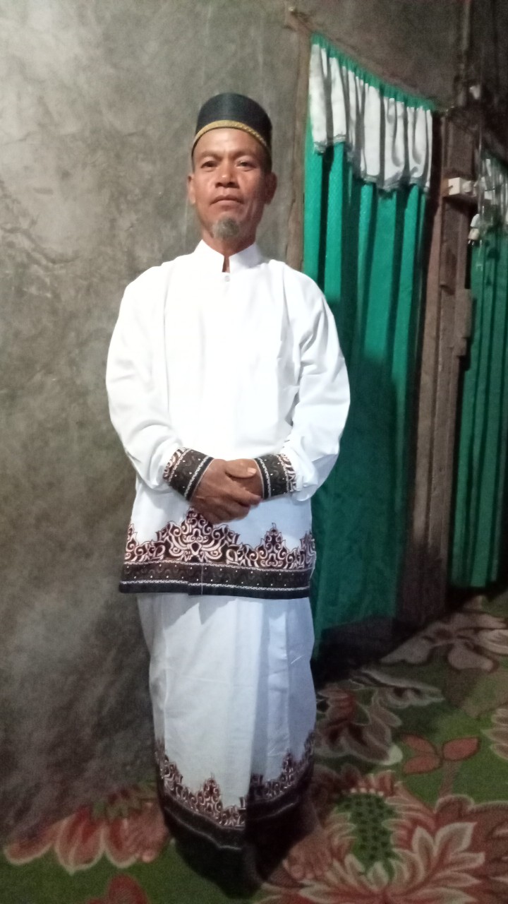 Set Sarung Baju Koko Batik Solo Trendy Tumpal Putih