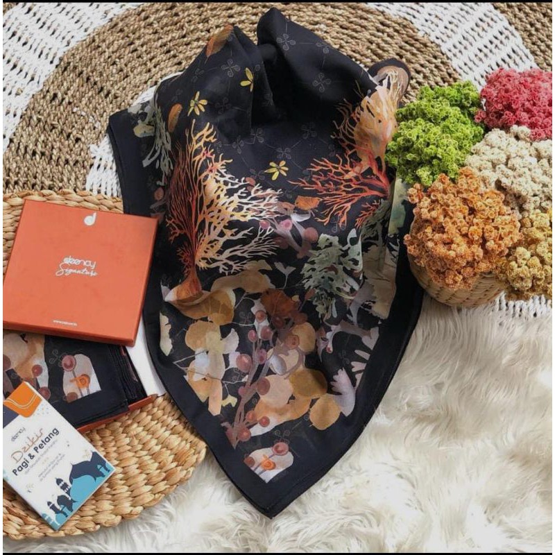 deenay gracilaria black