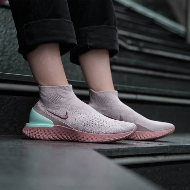 nike rise react flyknit women's