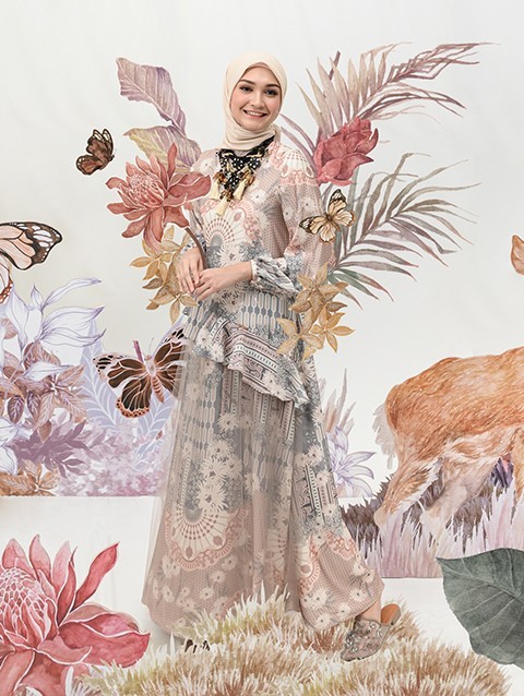 Melody Dress in Shady Lady - Wearing Klamby