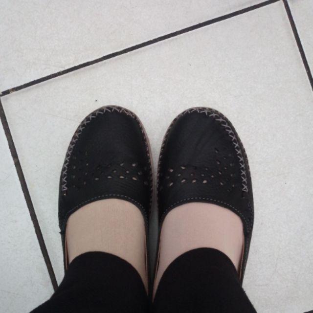 Sepatu Kulit Santai Wanita