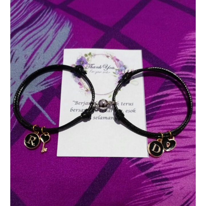 Zaphirastore2.id | 1 Set GELANG COUPLE MAGNET EPOXY KUNCI LOVE | GELANG INISIAL EPOXY