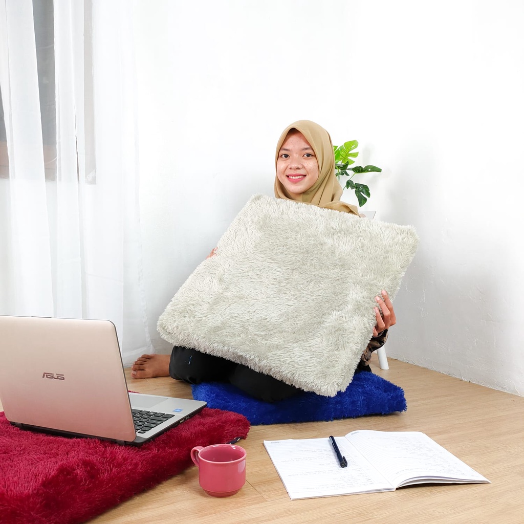 Bantal Alas Duduk Rasfur 50 X 50 CM