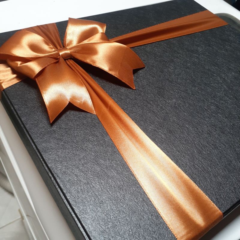 

GIFT BOX CANTIK SIZE JUMBO BISA CUSTOM UKURAN DAN WARNA