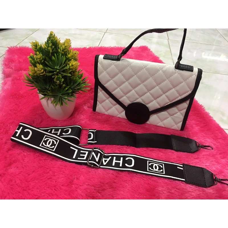 

White&Black Bag Series