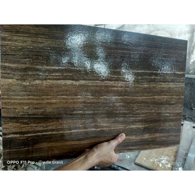 Granit tangga motif kayu ukuran 30x80