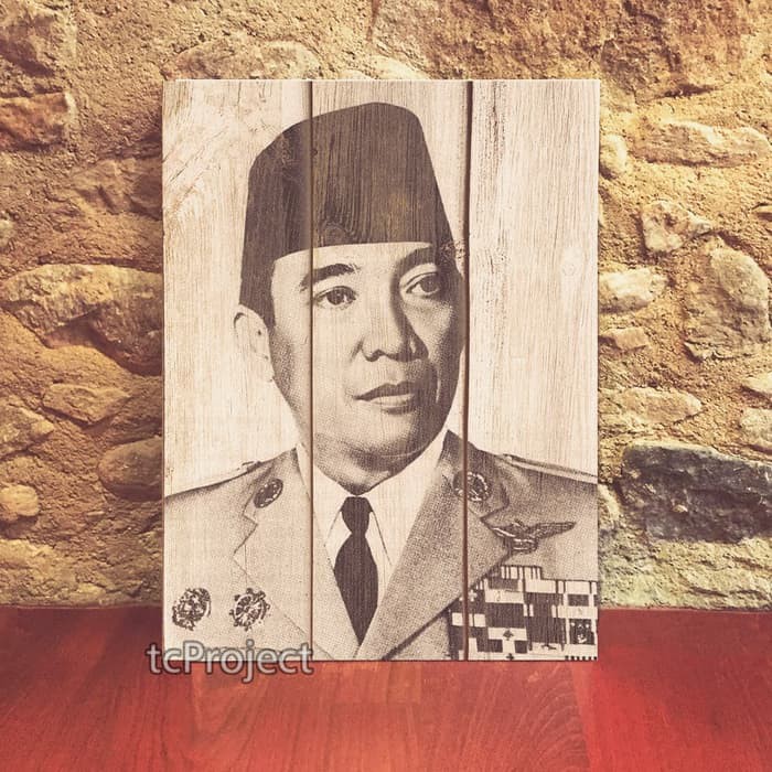 POSTER PRESIDEN RI SOEKARNO - HIASAN DINDING