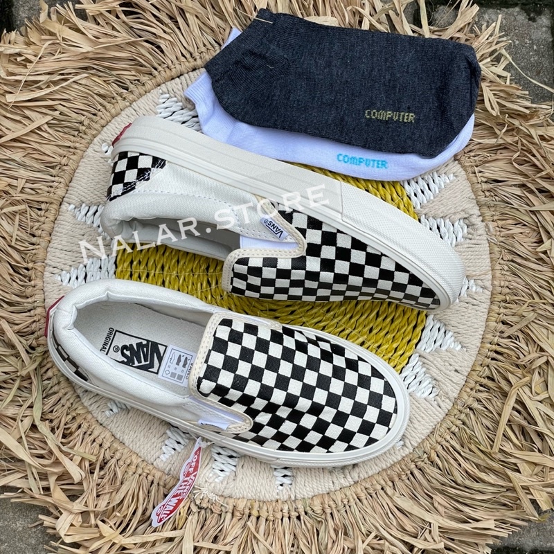 (GRATIS KAOS KAKI) 100% Real Pict Sepatu Vans Slip On Checkerboard