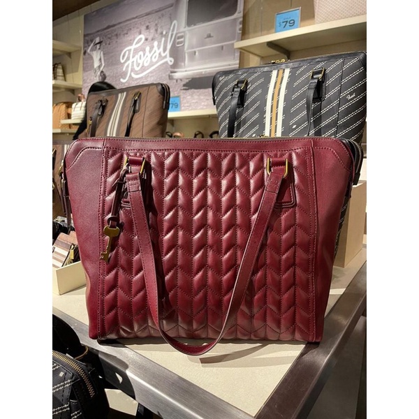 Jacqueline tote wine