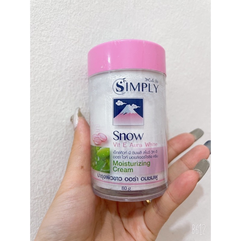 Simply snow moisturizing cream ( Hazeline Thailand ) All skin
