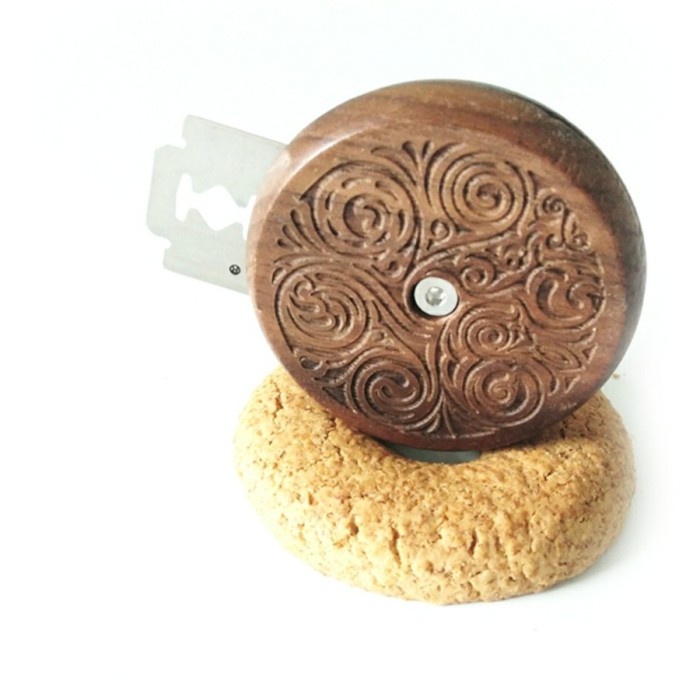 

UKIR-ALAT- BREAD LAME BULAT / PISAU SCORING SOURDOUGH DIAMETER 5CM -ALAT-UKIR.
