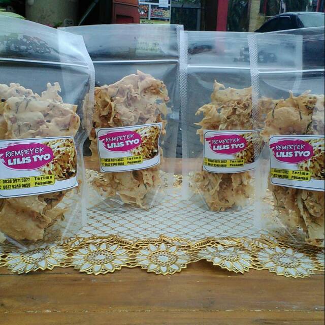 

Rempeyek Lilis Tyo / peyek kacang / cemilan / 100gr