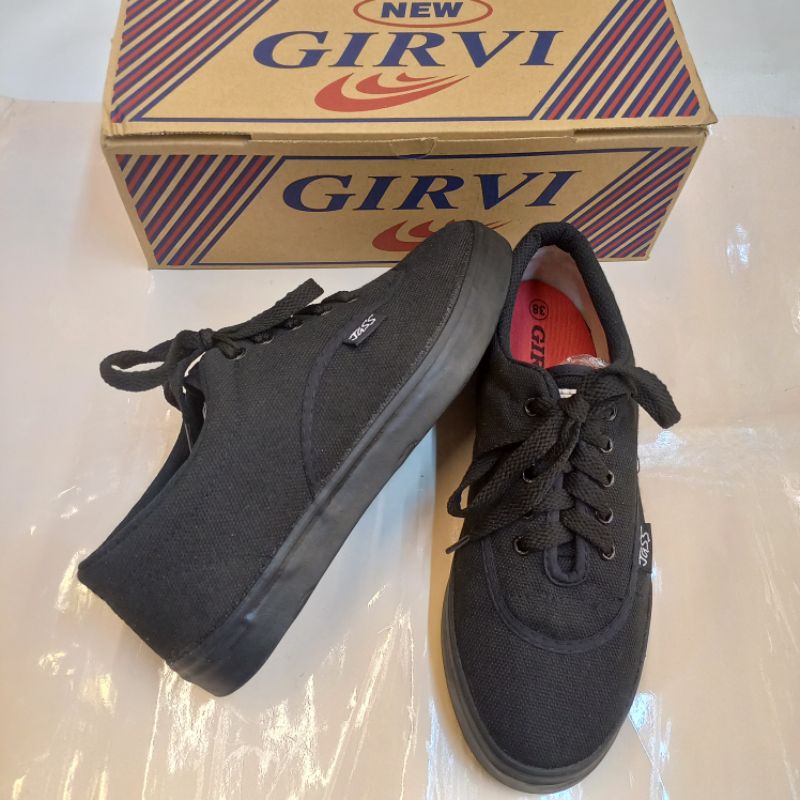 Sepatu girvi 01