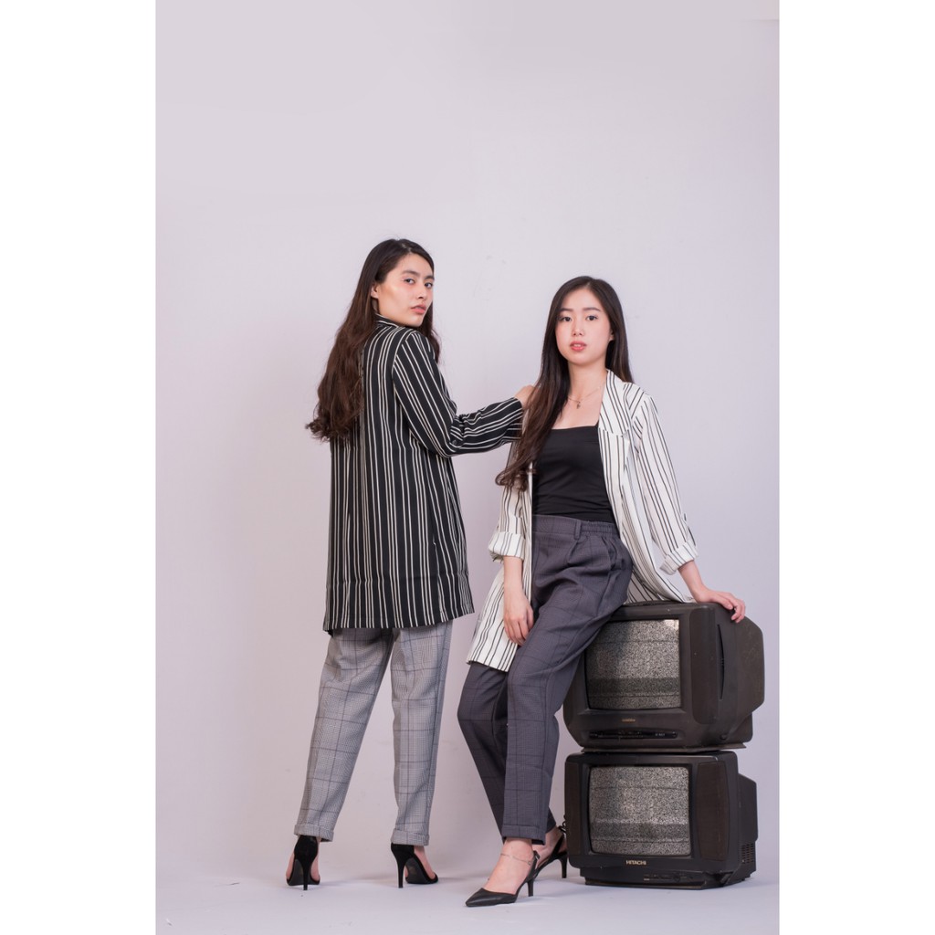 Ananta Blazer - Blazer Motif Garis Stripe Salur Hitam Putih Jas Wanita