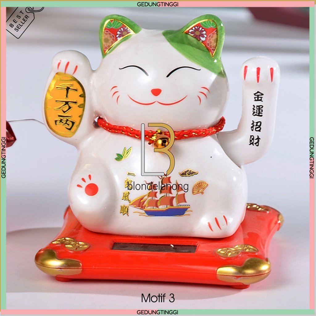 Patung Pajangan Boneka Dekorasi Kalung Kucing Panggil Hoki Lucky Cat Maneki Neko Maneko Neki Keberuntungan Rejeki Rezeki  Cina China Jepang Solar Cahaya Non Batre Batrai Baterai Tangan Goyang Dashboard Mobil Meja Toko Kasir Putih Ukuran Kecil Mini Keramik