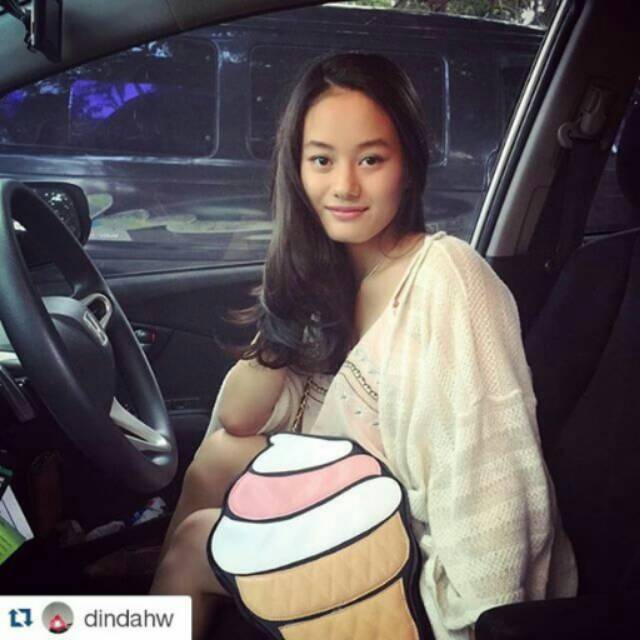 

Ice cream cone pink