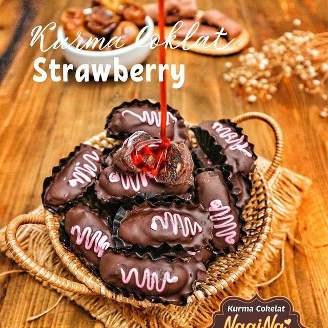 

kurcok kurma cokelat strawberry naaina