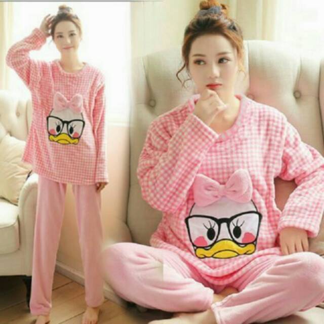 Setelan baju tidur piyama wanita dewasa karakter donald bebek pink