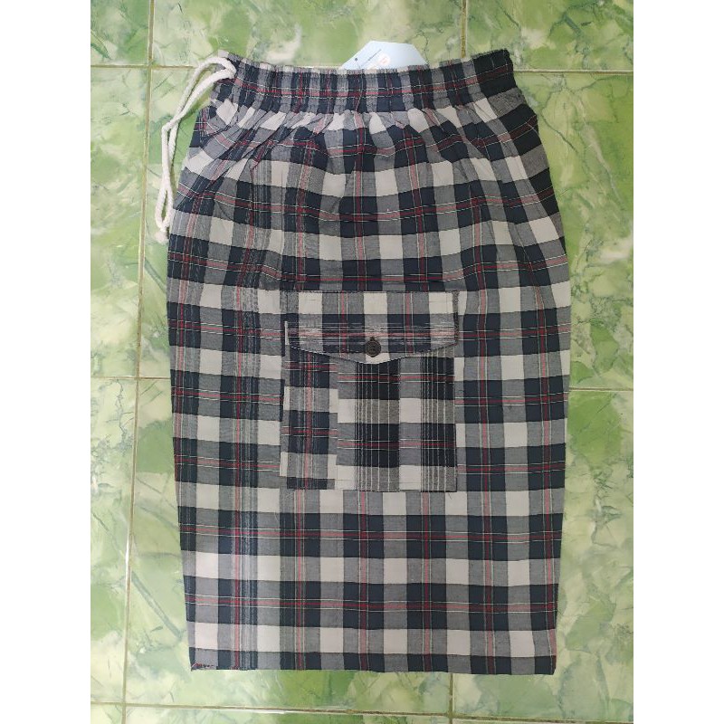 celana kolor motif kotak