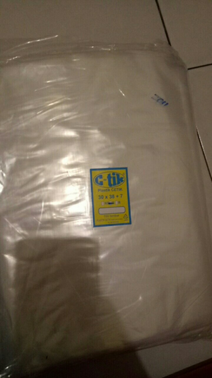 Plastik Klip Pond Oval Plong (tebal) 30x38+7/ 30x45 Isi 100 Lembar. Bening,susu,hitam