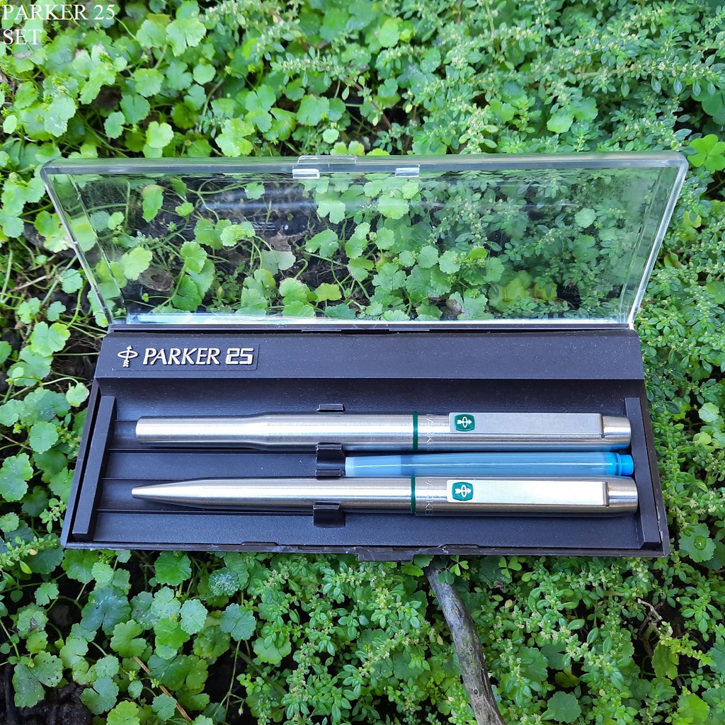 

Pena dan ballpoint Parker 25 flat top green full set – NOS