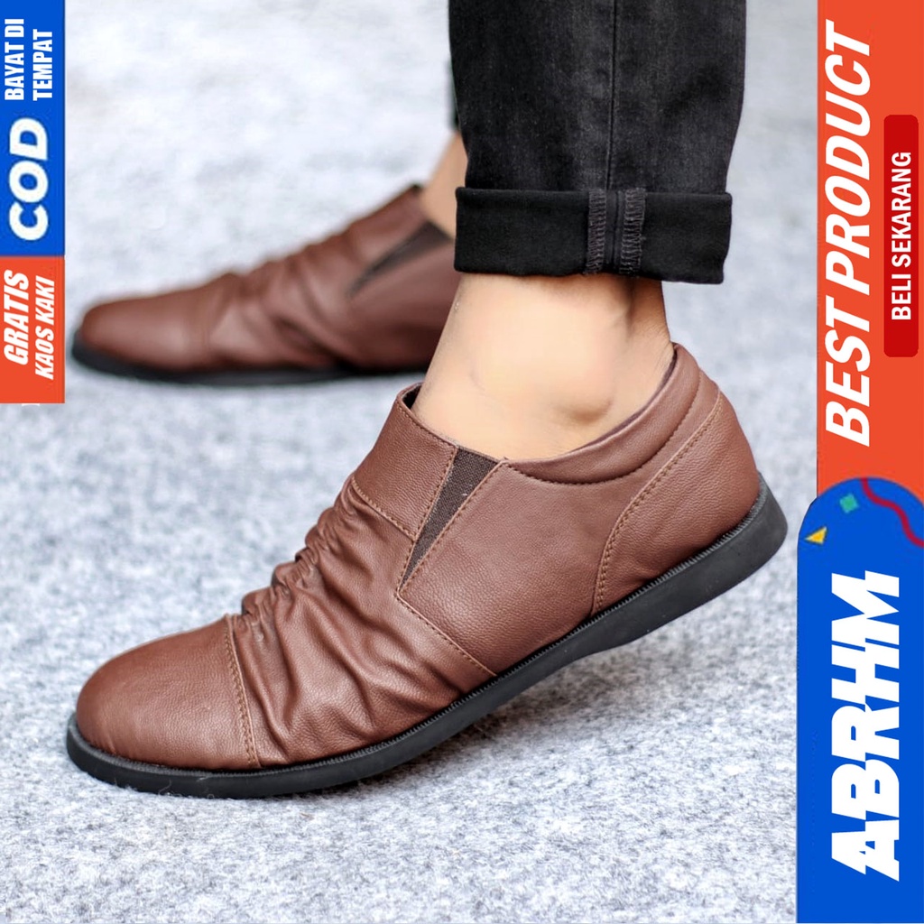 Sepatu Slip on Pria Santai Casual Formal Kulit Syntetic Kerja Kantor Kuliah Kondangan Hitam Keren Terbaru