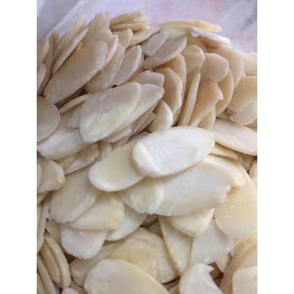 

Kacang almond slice (repack 100gr)