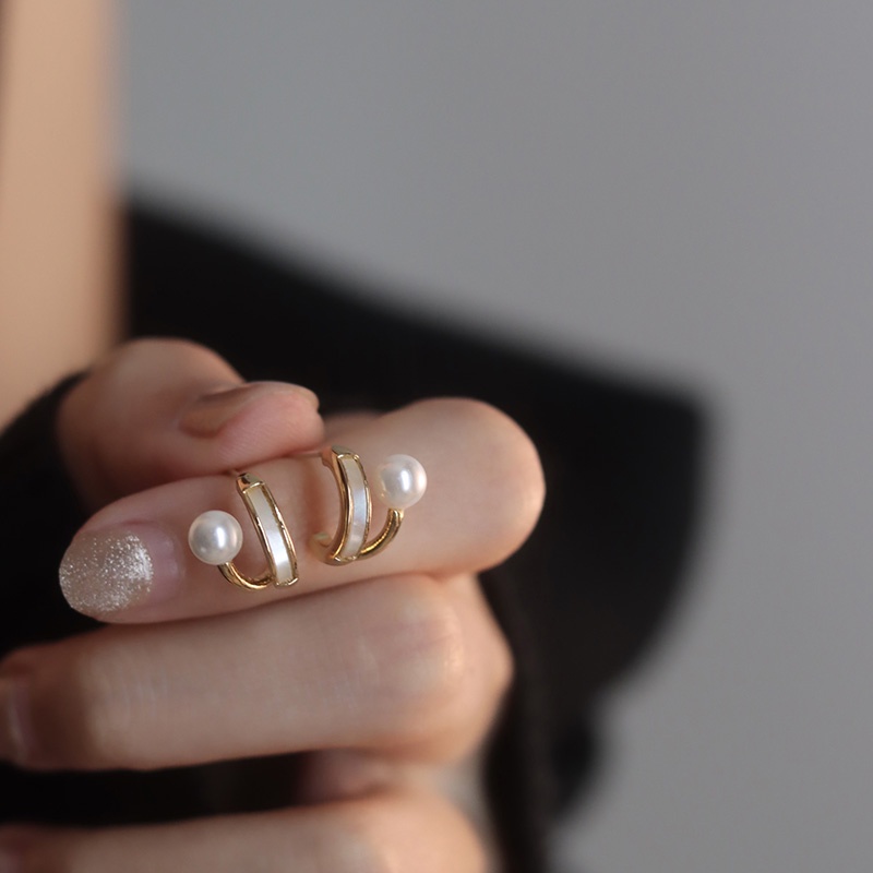 Anting Tusuk Aksen Mutiara Untuk Wanita