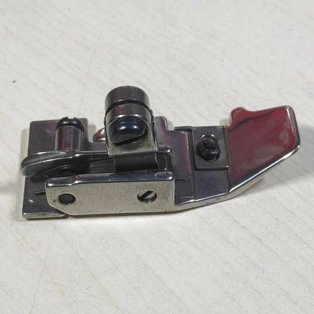 Presser Foot 757 P502-A, Sepatu Mesin Jahit Obras Benang 5 Bluejean