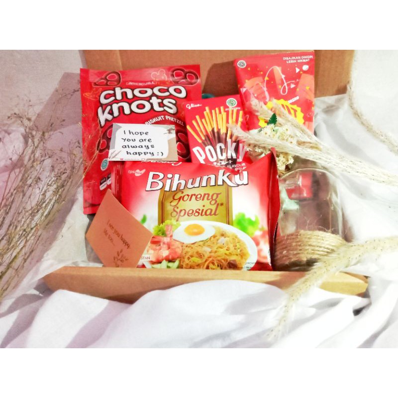 

SNACK BOX/HAMPERS/GIFTBOX