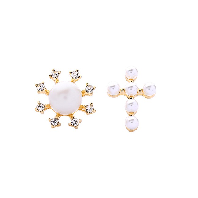 LRC Anting Tusuk Fashion Asymmetric Pearl Earrings S925 Sterling Silver And Diamond Pearl Female Asy