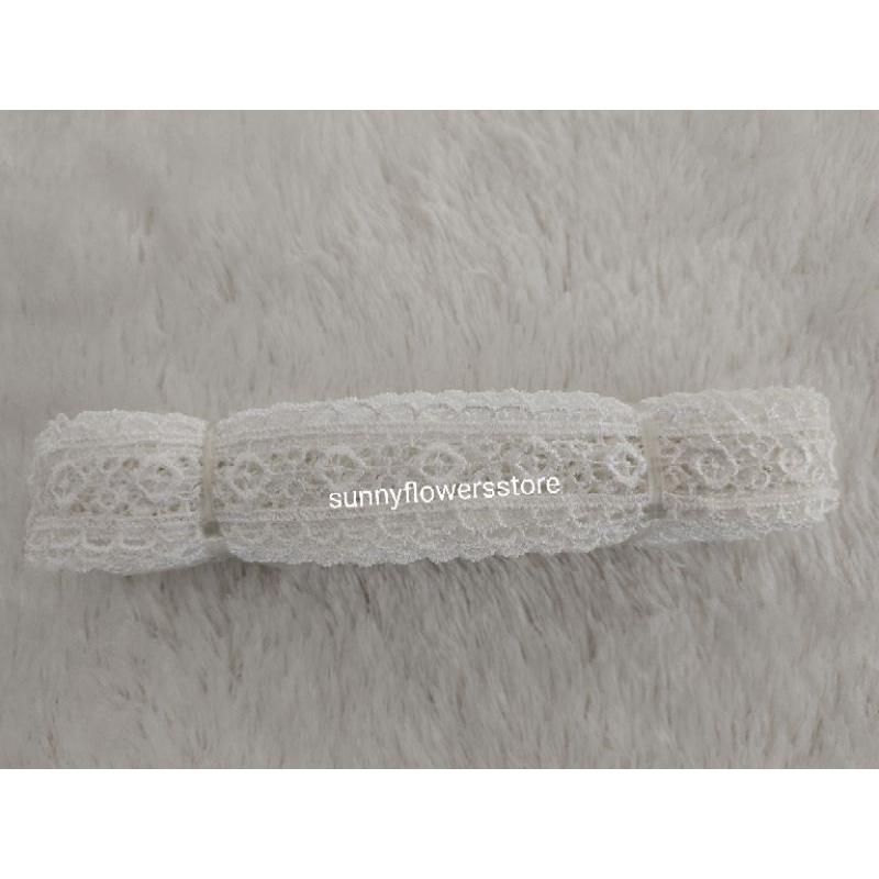 Renda  giper tengah natural  lebar 4 cm
