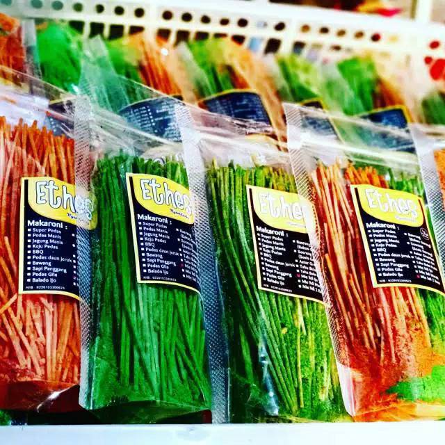 

Cemilan mie lidi pedas 2 rasa (80gr)